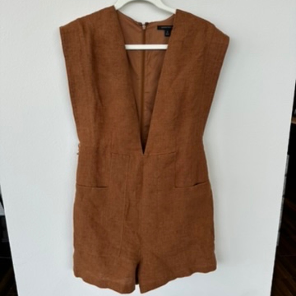 Banana Republic Deep V Structured Shoulder Romper -6